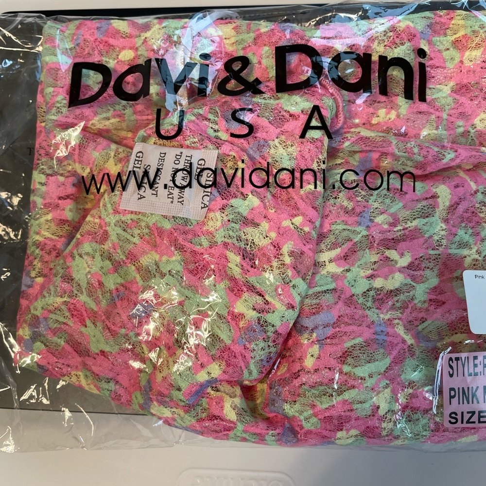 DAVI & DANI Pink Multi Short Sleeve Lace Mesh Top, Sz 1XL - Picture 4 of 4